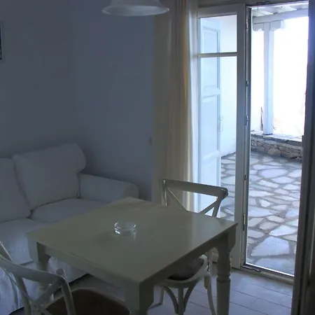 Maroulinas Boutique & Hotel *